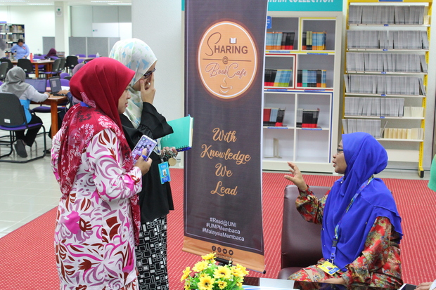 Read@Uni Aishah Ghani @ Book Cafe
