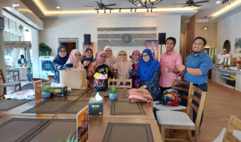 UMPLIB - Pn. Siti Aishah : Memori Hi tea Bersama Pustakawan 