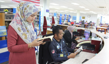 Program membaca 10 minit Perpustakaan UMP Gambang