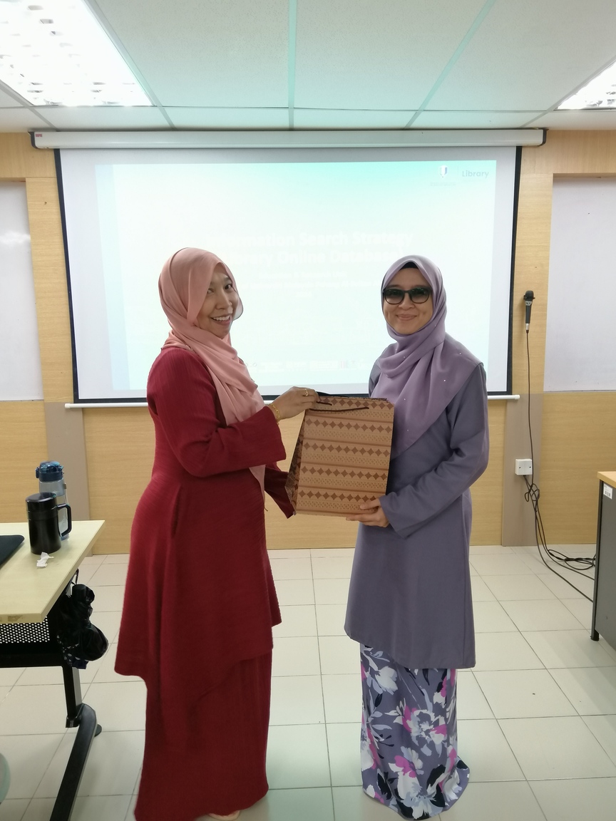 Kelas pendidikan pengguna Bersama Pelajar PSM (Dr. Noryanti)
